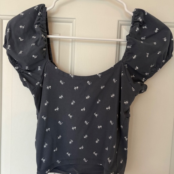 Hollister cropped flower blue top - Picture 3 of 4
